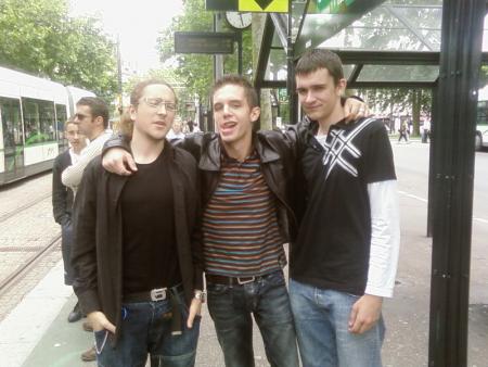 3 personnes^^